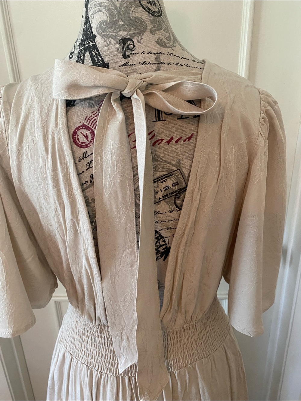 LoveStitch Ivory Beige Floral Jacquard Tie-Back Smocked Maxi Dress M - Picture 3 of 16